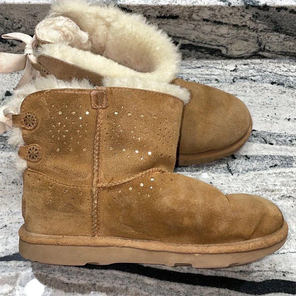 UGG Boots - Picture 4 of 16